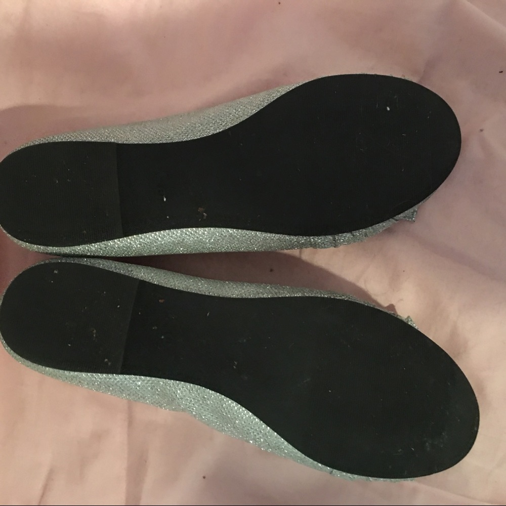 SO Silver Sparkle Flats Size 9 - Picture 2 of 5